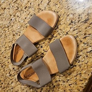 Andre Aeeous sandals